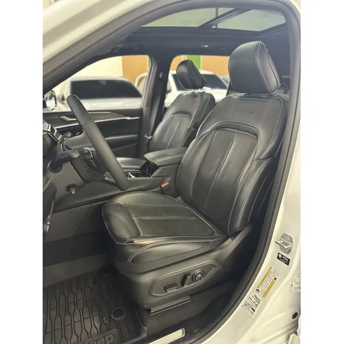Jeep Grand Cherokee 2023 Blanco Caracas