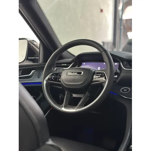 Jeep Grand Cherokee 2023 Blanco Caracas