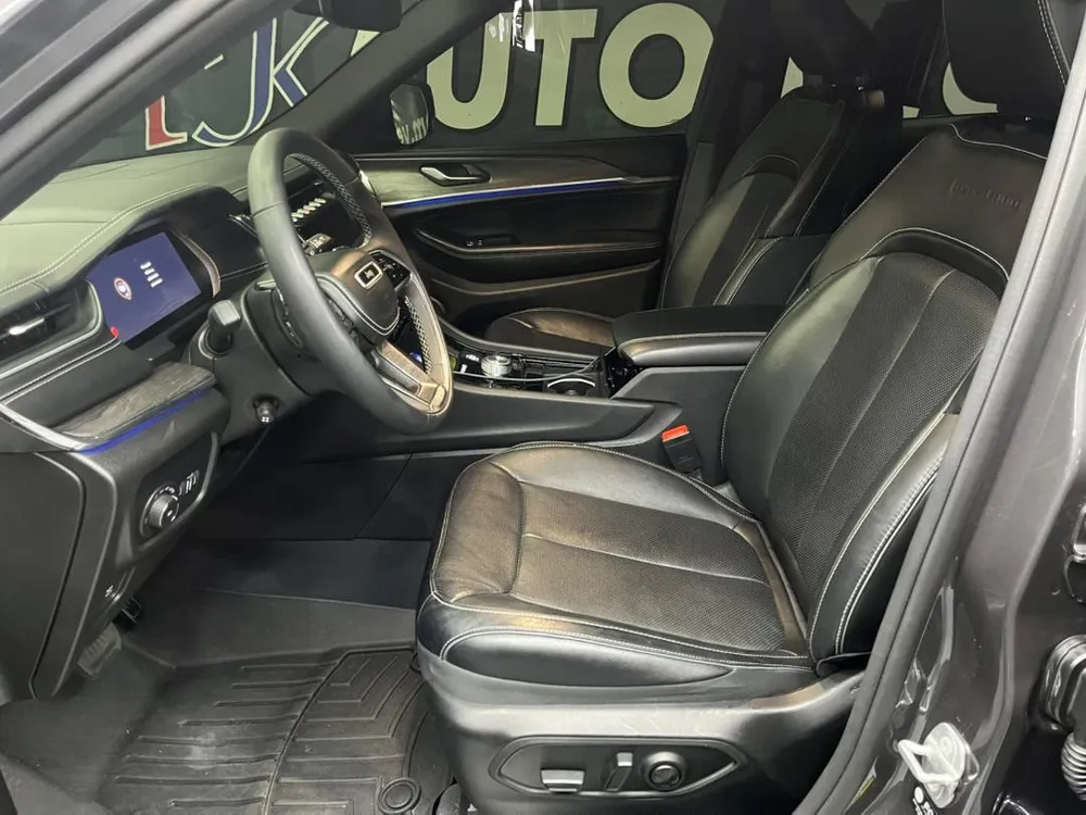 Jeep Grand Cherokee Overland 2023 Gris Caracas