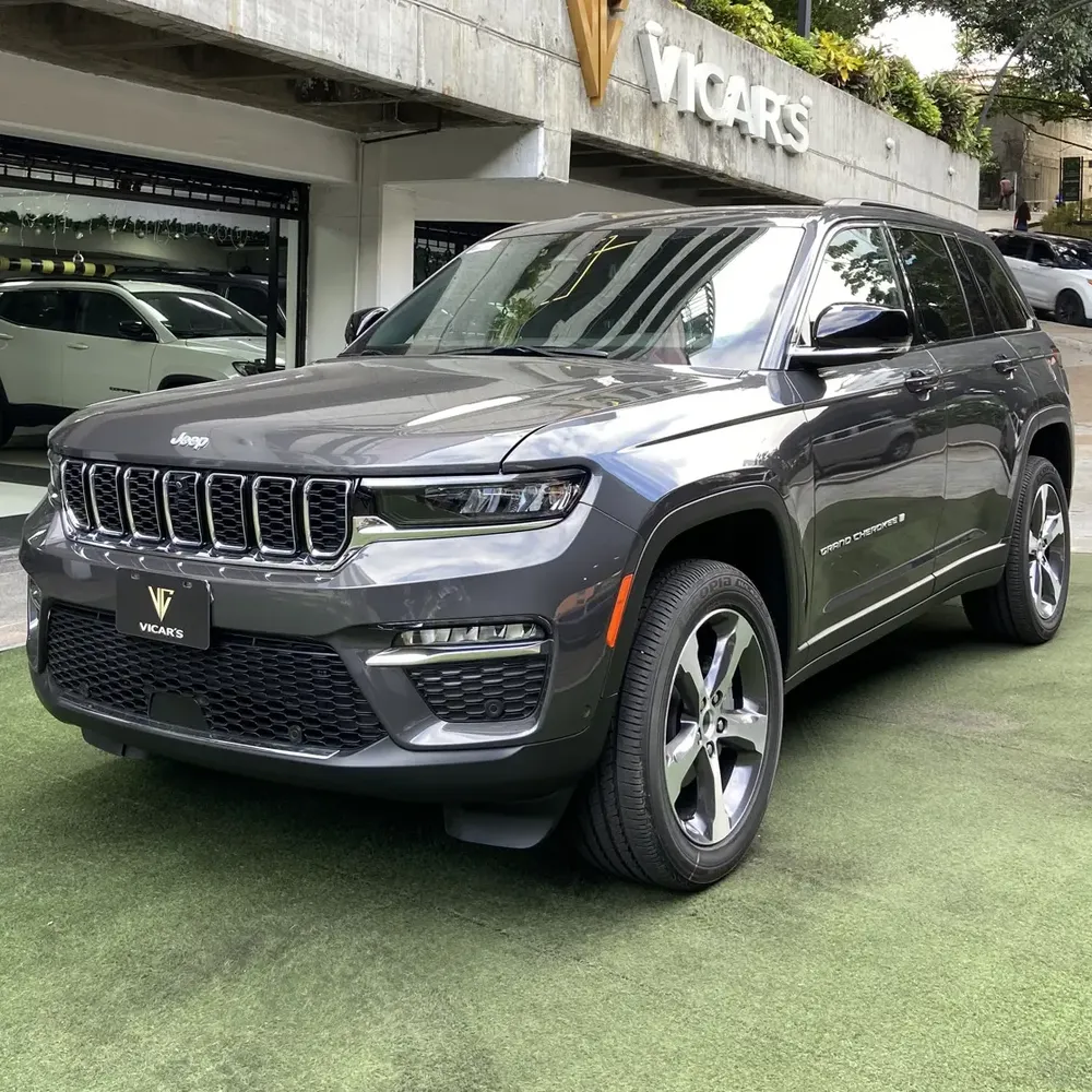 Jeep Grand Cherokee 2023 Negro Caracas