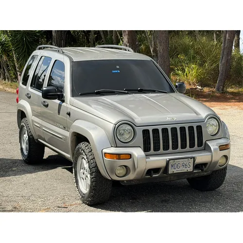 Jeep Liberty 2002 Plateado Caracas