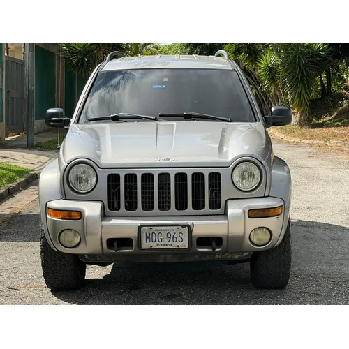 Jeep Liberty 2002 Plateado Caracas