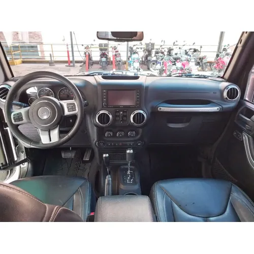 Jeep Wrangler Rubicon 2015 Verde Caracas