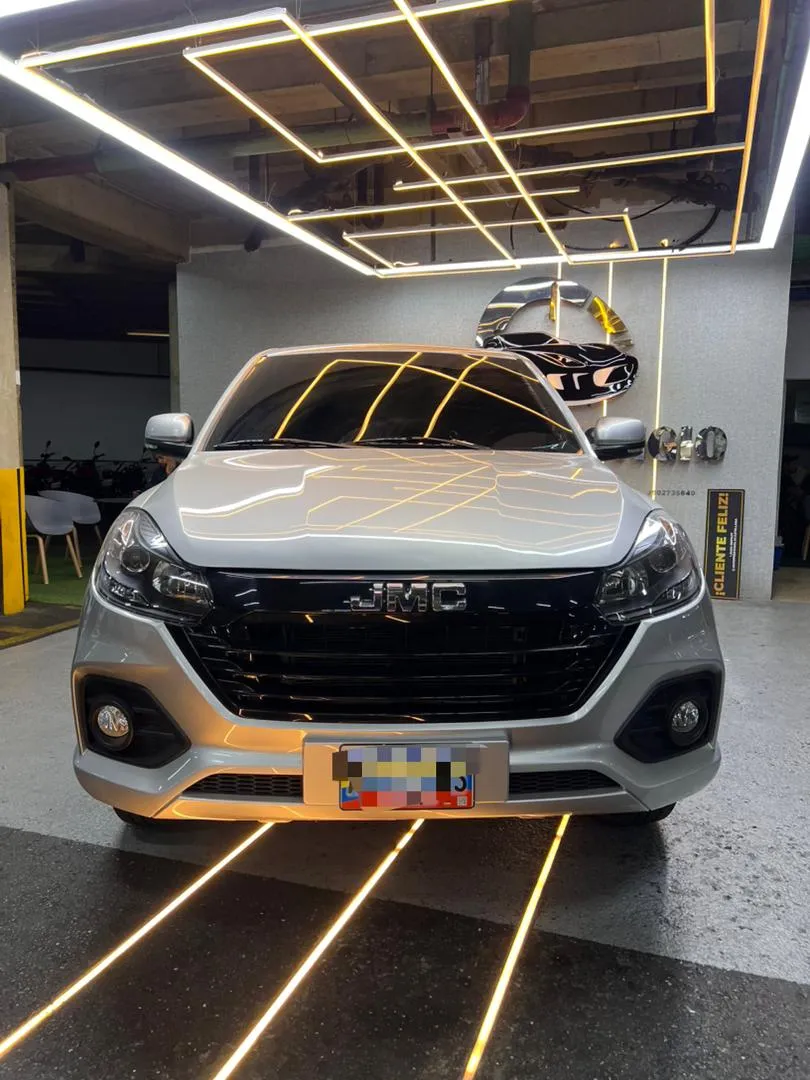 JMC Vigus GTD 2023 Plateado Caracas