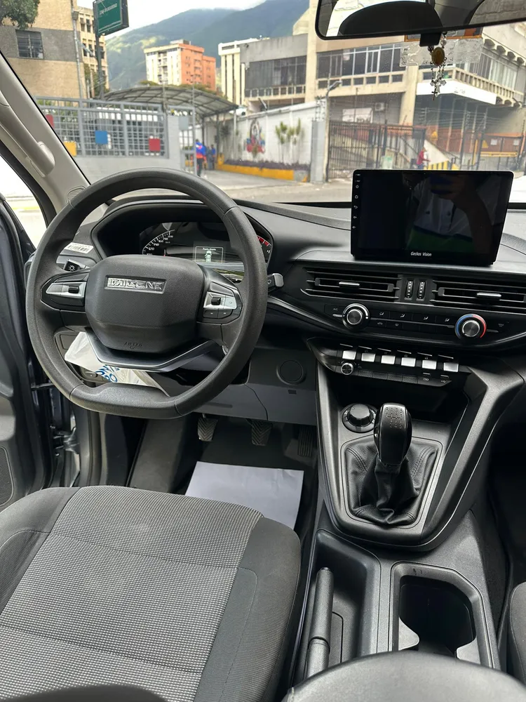 Changan kaicene 2023 Gris Caracas