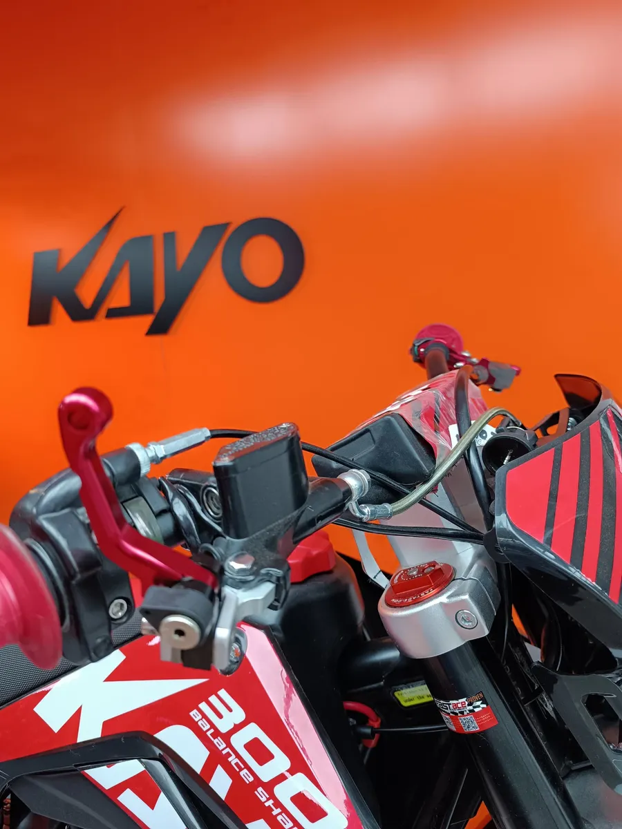 Kayo T4 300 2025 Negro Caracas