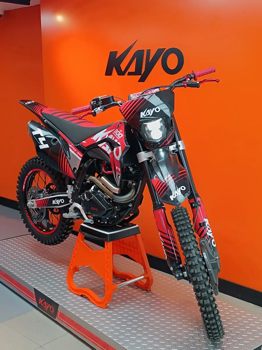 Kayo T4 300 2025 Negro Caracas