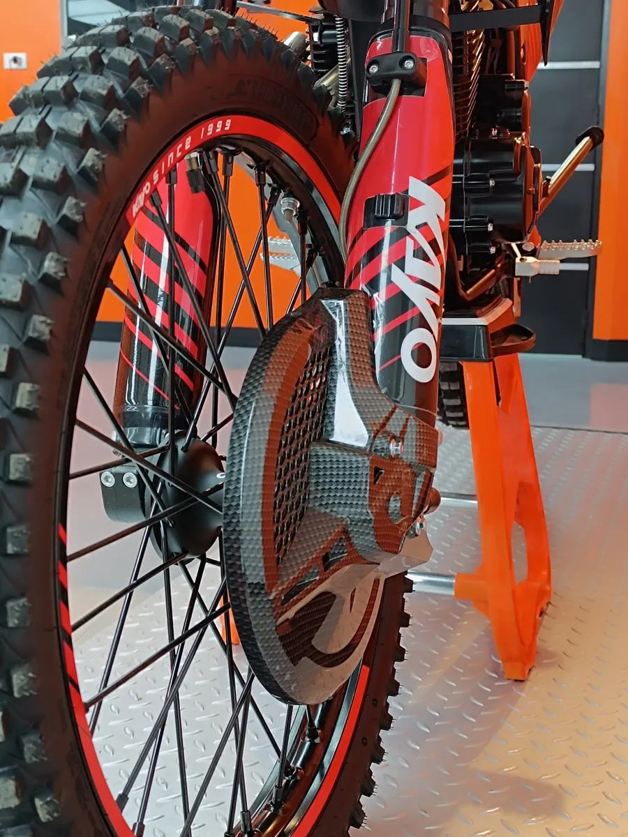 Kayo T4 300 2025 Negro Caracas