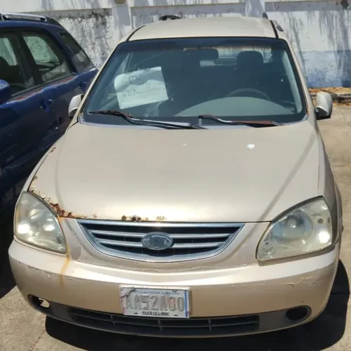 Kia Carens 2007 Beige Caracas