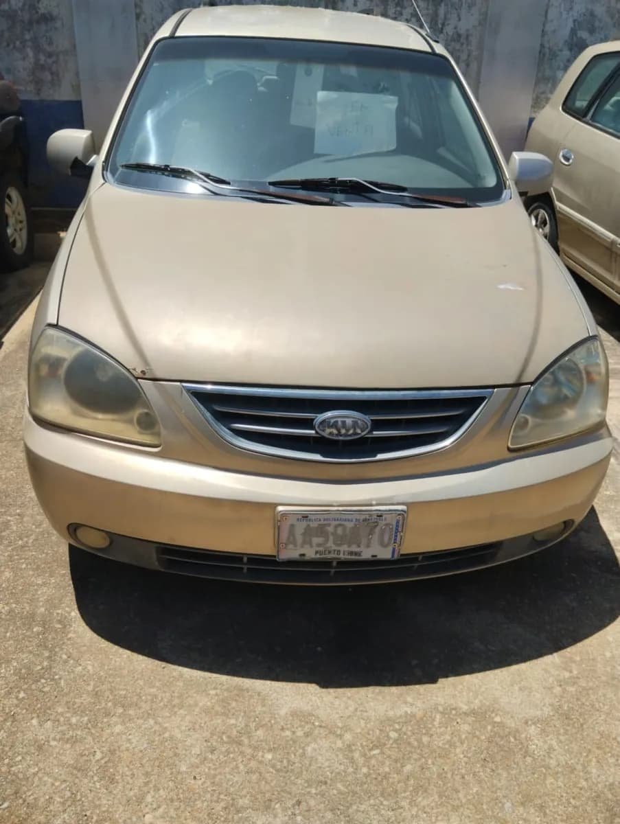 Kia Carens 2007 Automática Beige