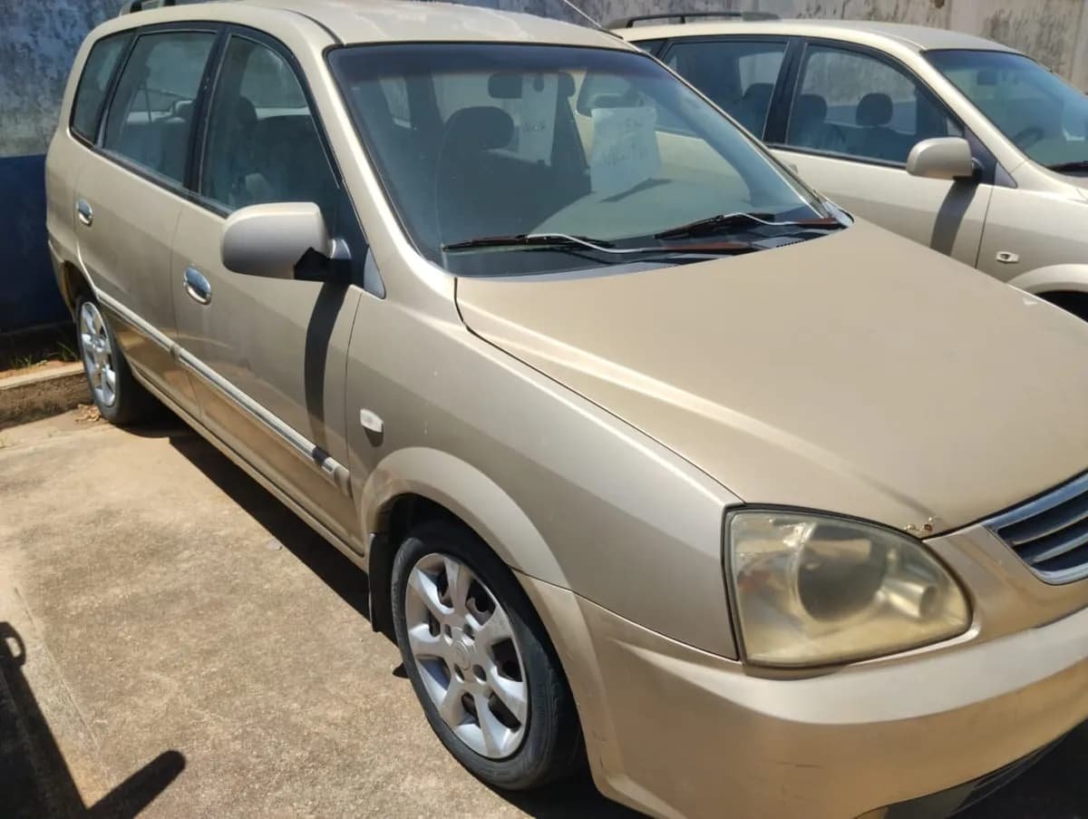 Kia Carens 2007 Automática Beige