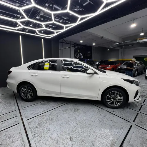 Kia K3 LX TA 2025 Blanco Caracas
