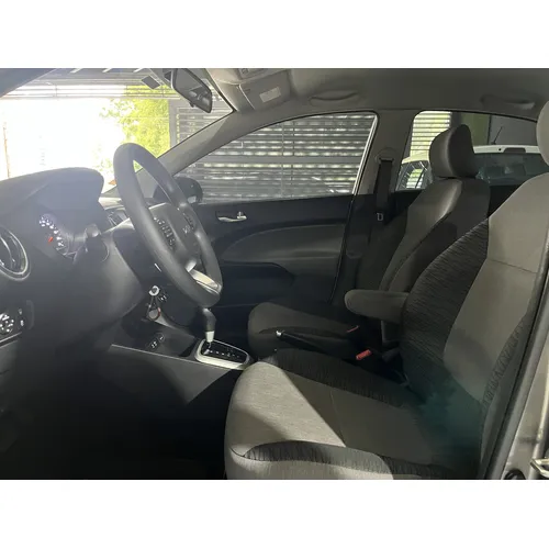 Kia Pegas 2023 Gris Caracas