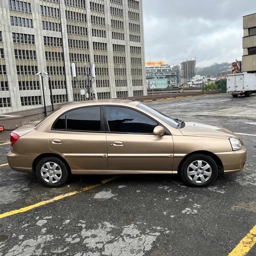 Kia Rio 2005 Dorado Caracas