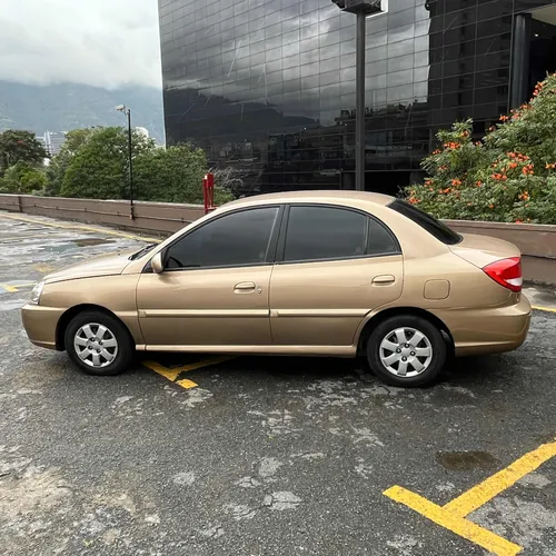 Kia Rio 2005 Dorado Caracas