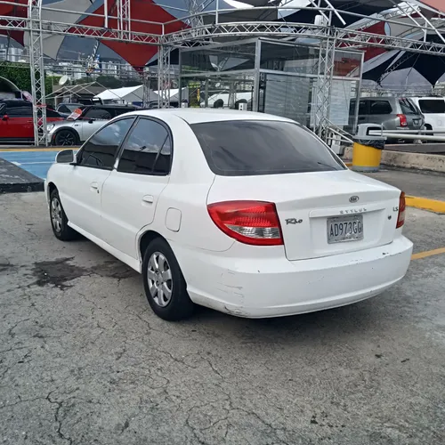 Kia Rio 2011 Blanco Caracas