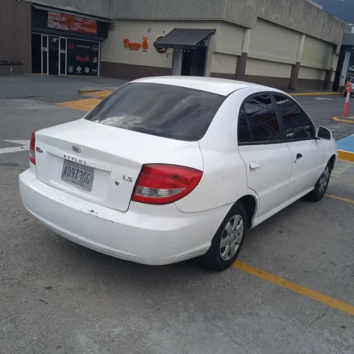Kia Rio 2011 Blanco Caracas