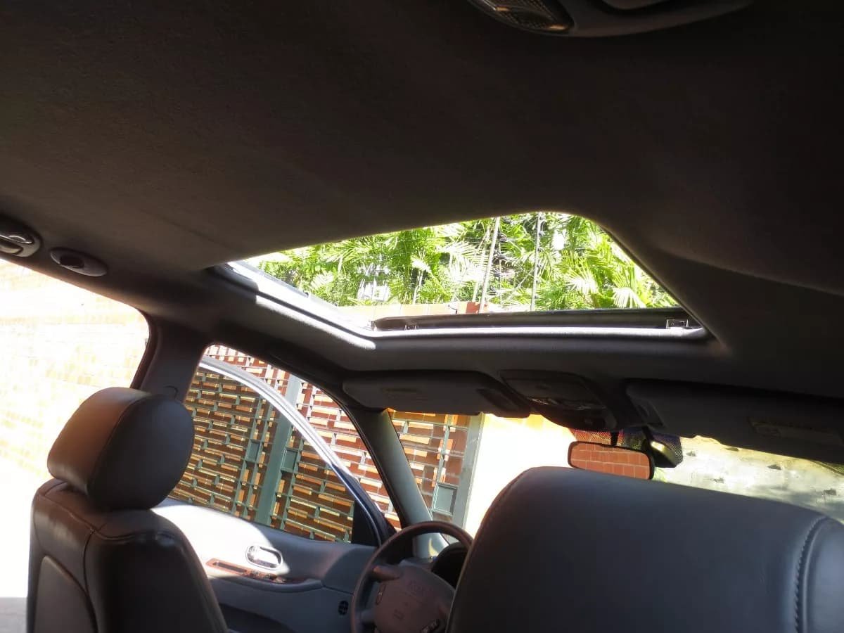 Kia Sedona Plateado Modelo 2004