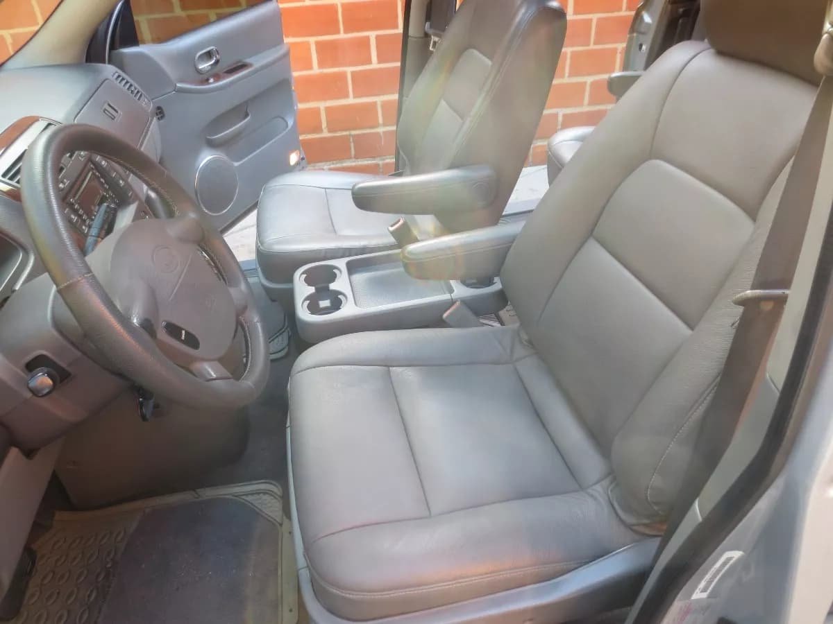 Kia Sedona Plateado Modelo 2004