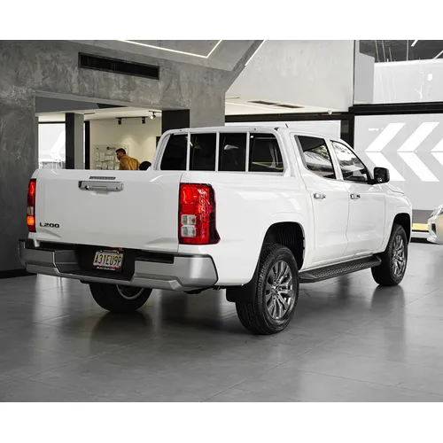 Mitsubishi L200 GLX 2026 Blanco Valencia