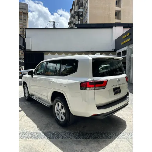 Toyota Land Cruiser 300 2025 Blanco Caracas