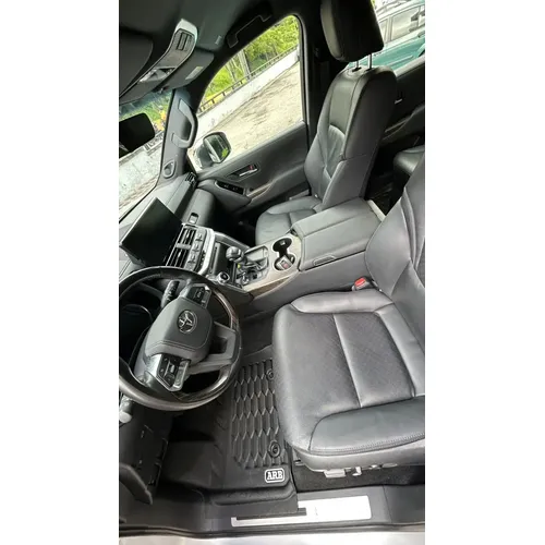 Toyota Land Cruiser 300 VX 2024 Plateado Los Teques