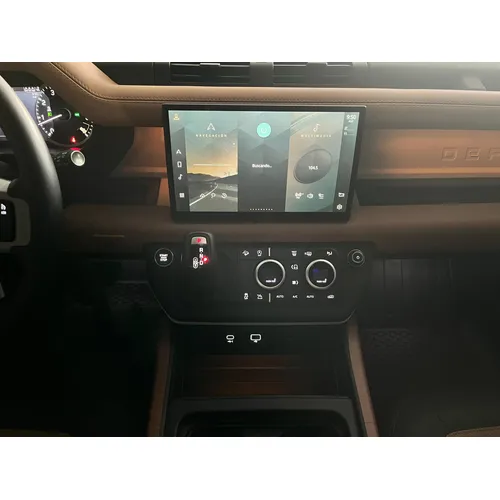 Land Rover Defender P400 2023 Plateado Caracas