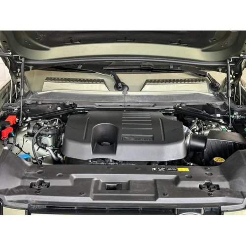 Land Rover Defender P400 2021 Verde Caracas