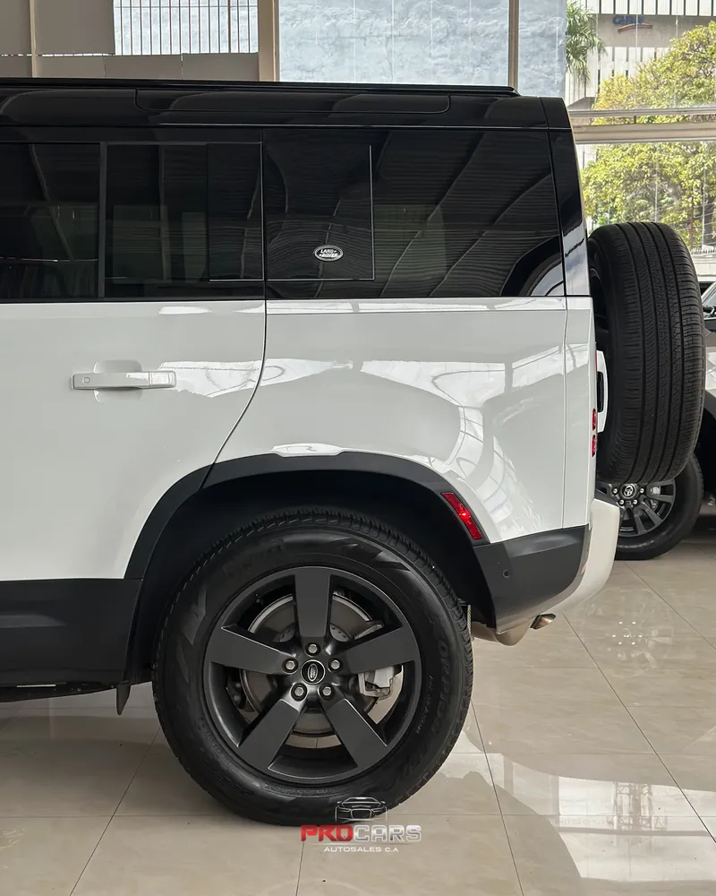 Land Rover Defender P400 2023 Blanco Caracas