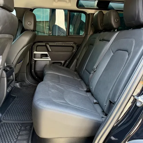 Land Rover Defender P400 2023 Negro Caracas