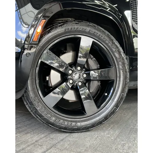 Land Rover Defender 2023 Negro Caracas