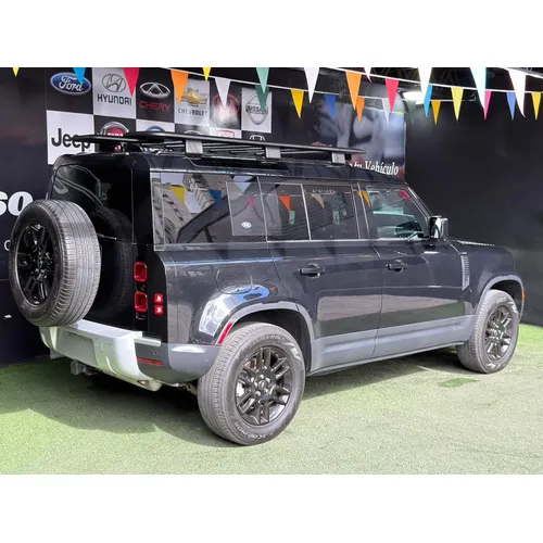 Land Rover Defender P300 2024 Negro Caracas