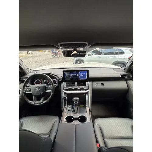 Toyota Land Cruiser 300 VX 2024 Blanco Caracas