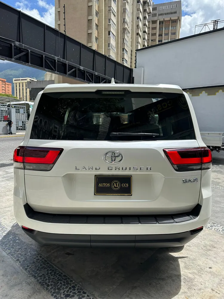 Toyota Land Cruiser 300 2025 Blanco Caracas