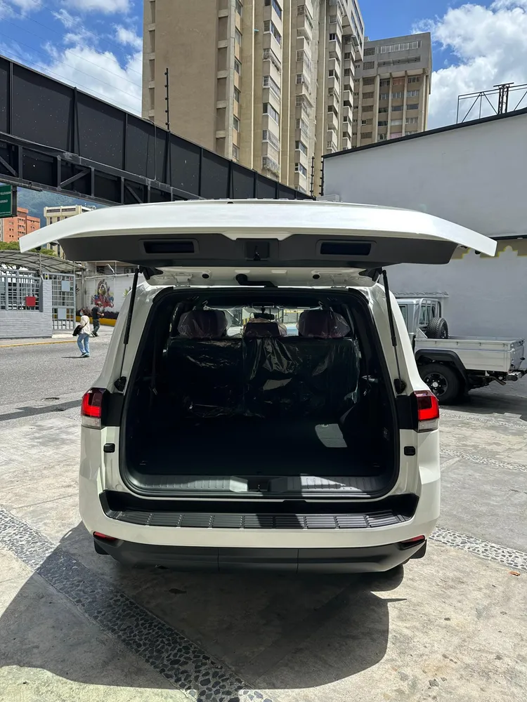 Toyota Land Cruiser 300 2025 Blanco Caracas