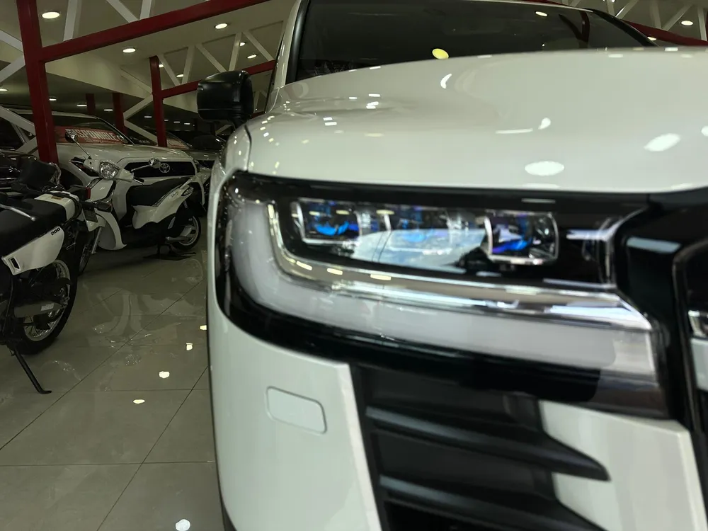 Toyota Land Cruiser 300 GR 2025 Blanco Caracas