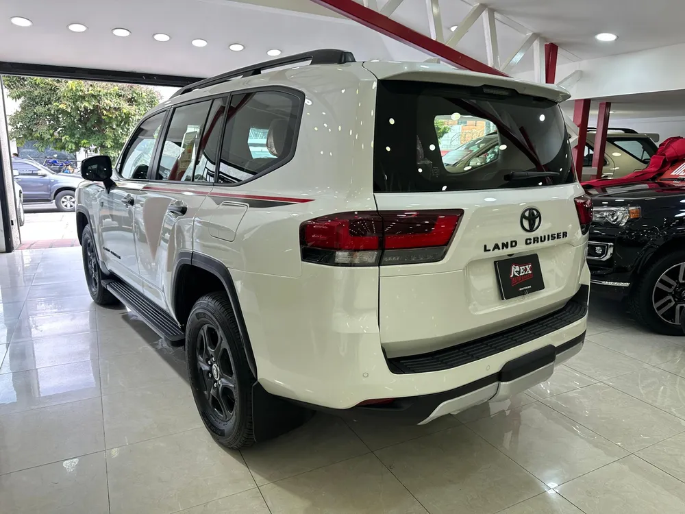 Toyota Land Cruiser 300 GR 2025 Blanco Caracas