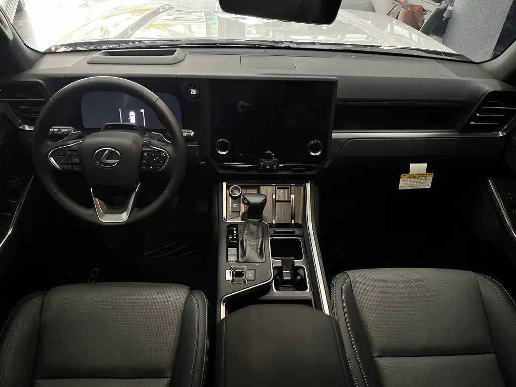 Lexus GX 550 Luxury 2025 blanco5