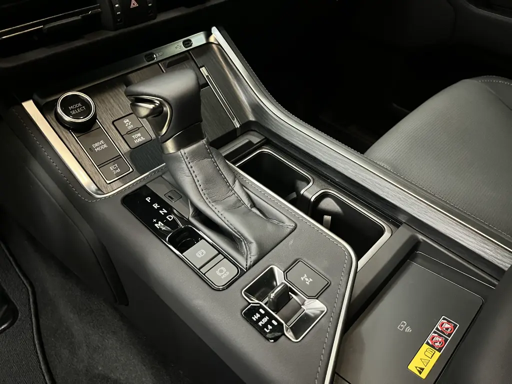 Lexus GX 550 Luxury 2025 blanco9