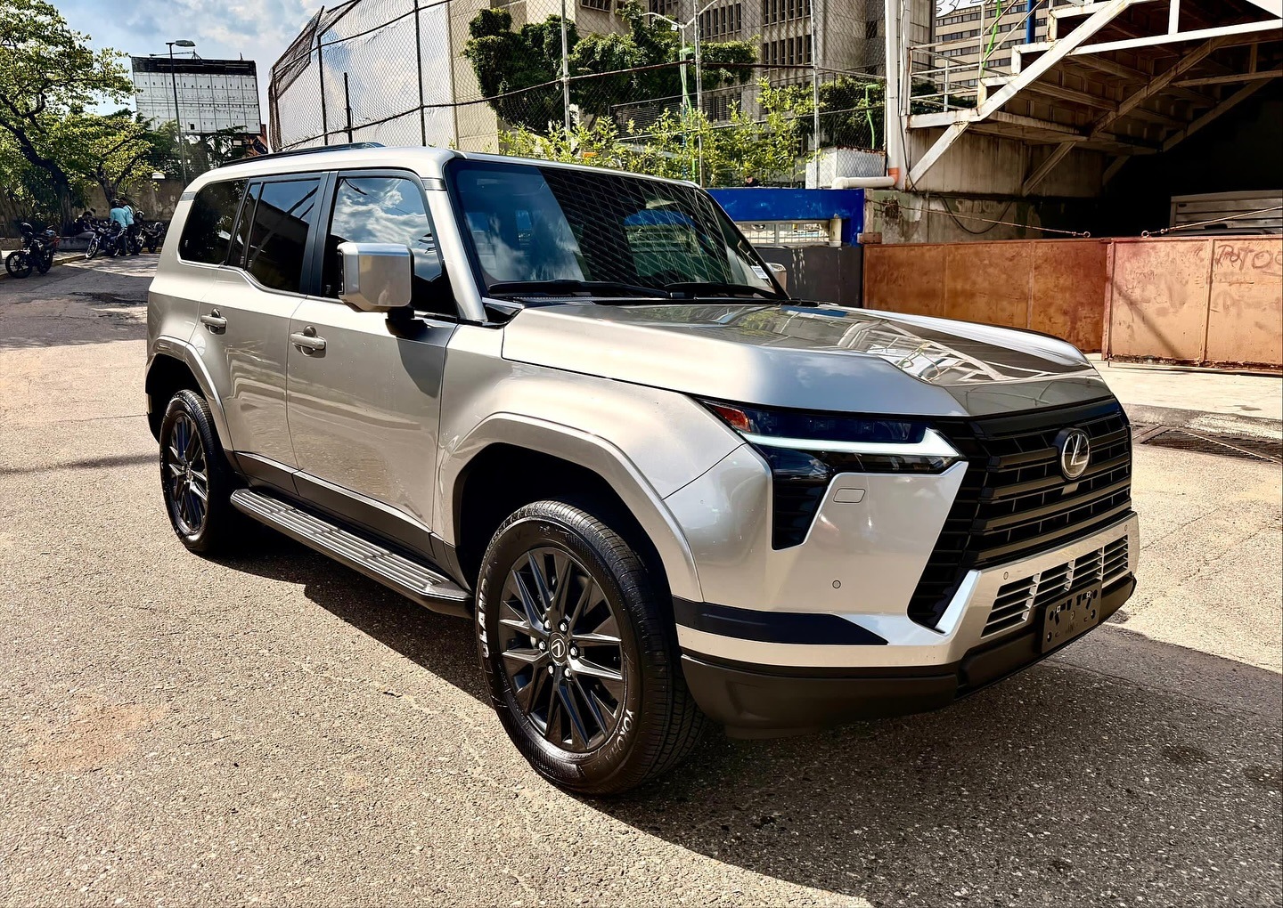 Lexus GX 550 Premium 2025 Plateado Caracas