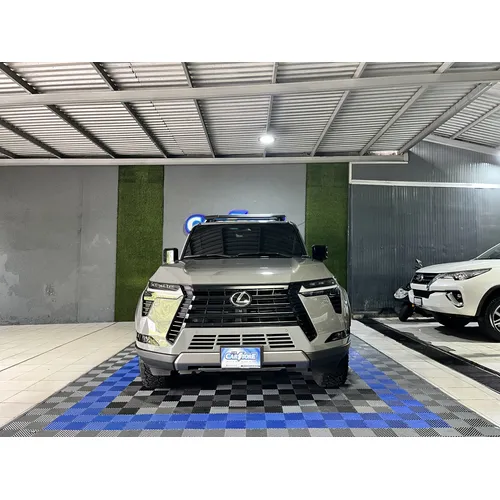 Lexus GX 550 Overtrail Plus 2024 Gris Caracas