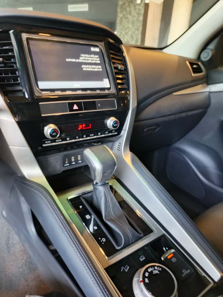 Mitsubishi Montero Sport 2023 Blanco Caracas