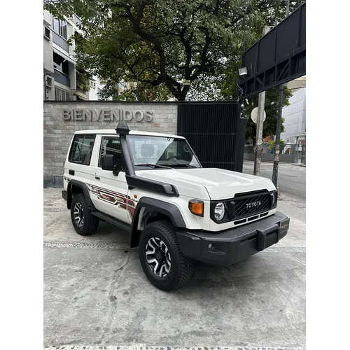 Toyota Land Cruiser 71 Machito Dubai 2024 Blanco Caracas