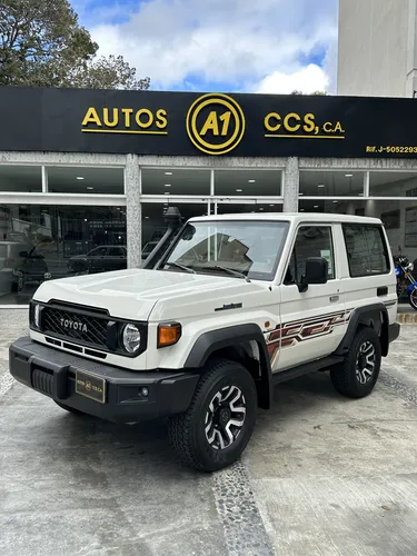 Toyota Land Cruiser 71 Machito Dubai 2024 Blanco Caracas