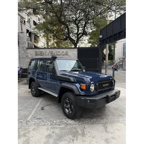 Toyota Land Cruiser Machito 76 LX 2026 Azul Caracas