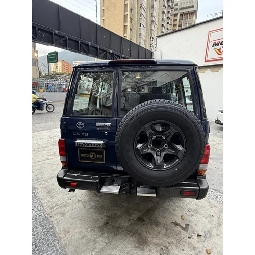 Toyota Land Cruiser Machito 76 LX 2026 Azul Caracas