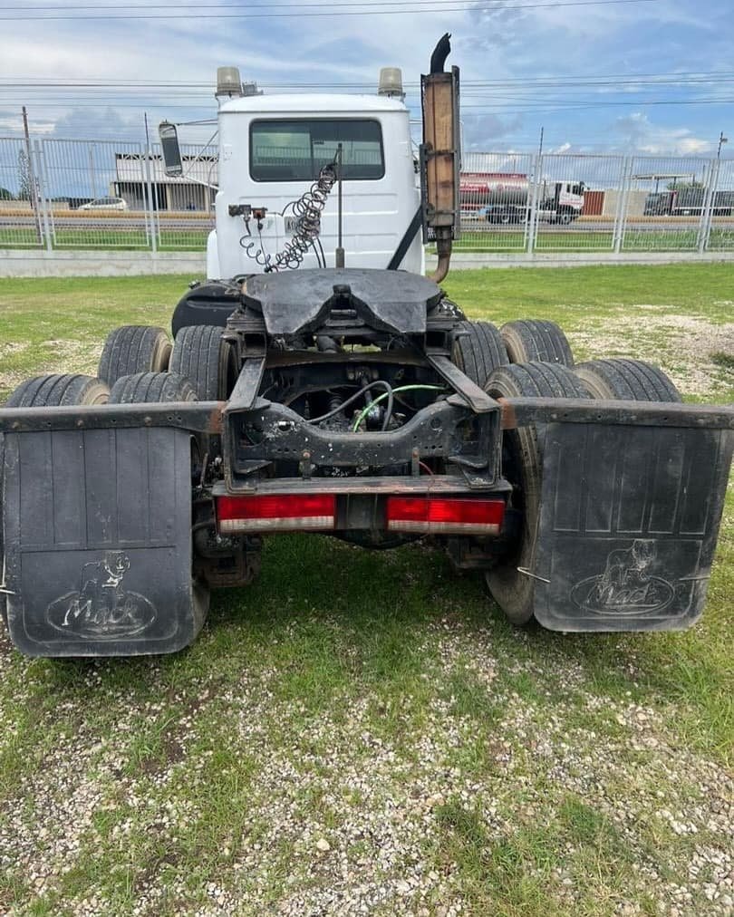Mack R-600 1991 Blanco