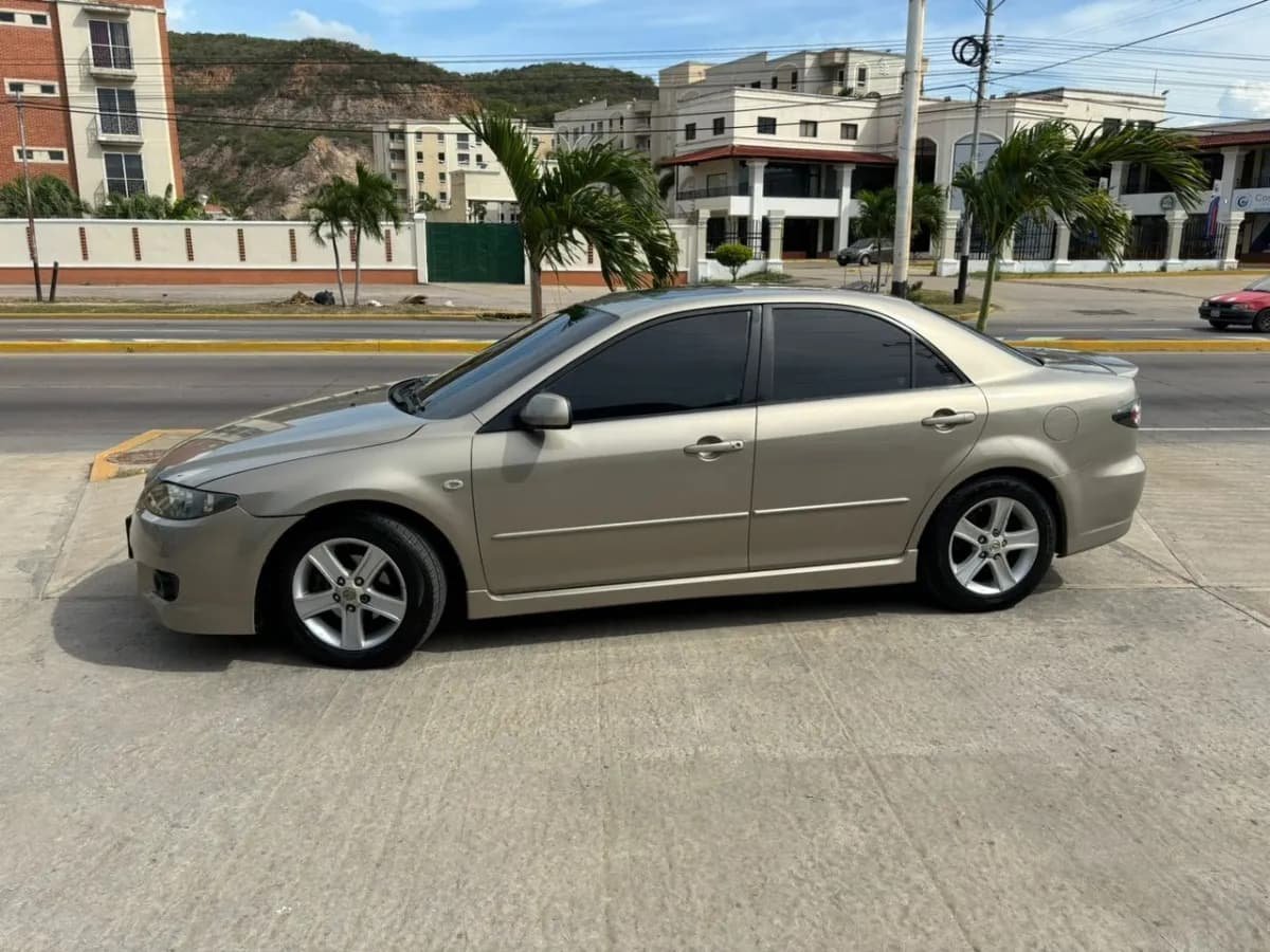 Mazda 6 año 2007 Dorado