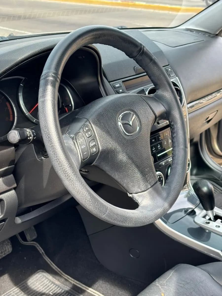 Mazda 6 año 2007 Dorado