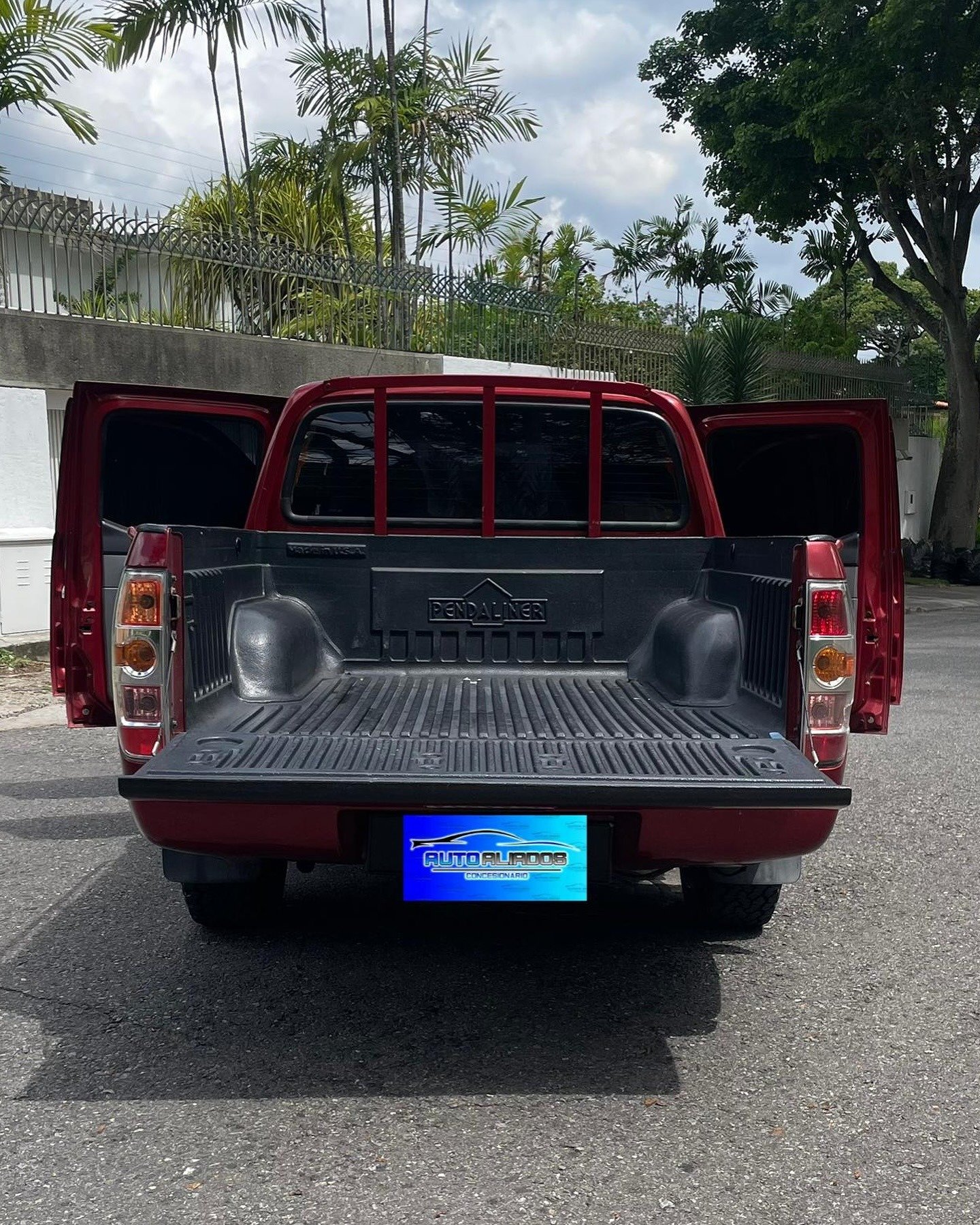 Mazda BT-50 4x2 año 2012 Vinotinto